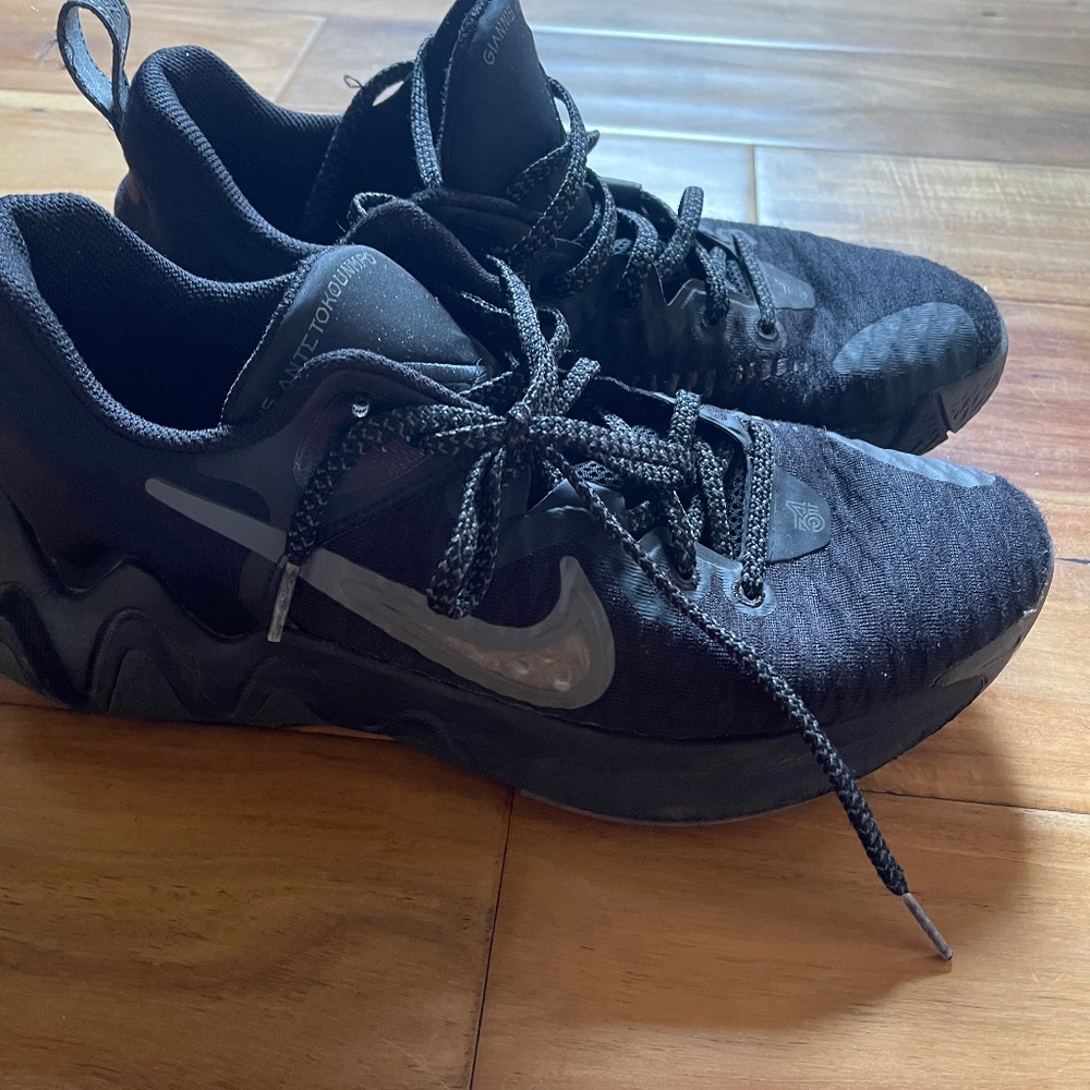 Black Nike Basketball Shoes